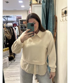 Sudadera con camisa beige
